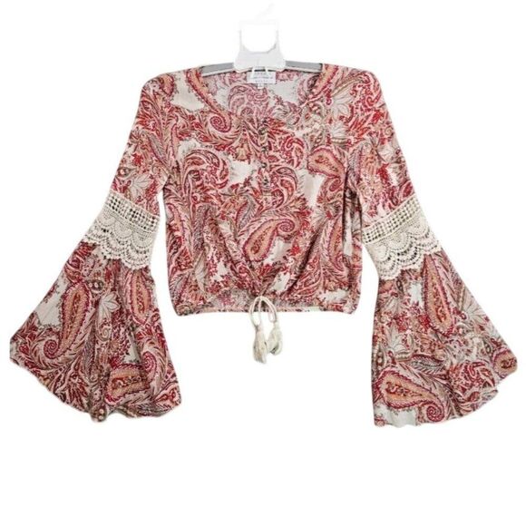 Kendall + Kylie Boho Cropped Paisley Print Top Bell Sleeves Lace Trim Sz XS Red - Picture 1 of 13